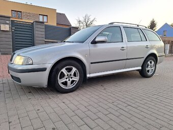 Škoda Octavia combi comfort 1.6i 2002 - 2