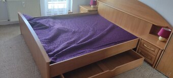 Manželská postel z úložným prostorem+ 2 x noční stolek - 2