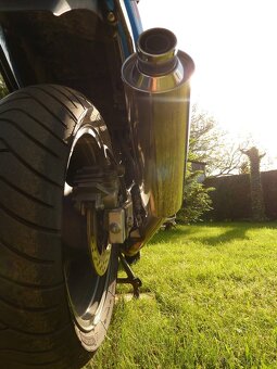 Kawasaki ZR7 - 2