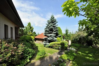 Prodej rodinného domu 361 m2, pozemek 979 m2 - 2