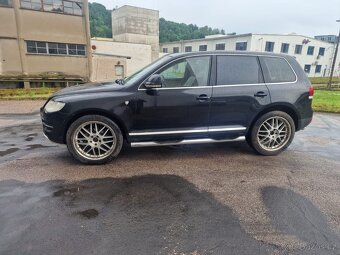 VW Touareg 3,0 TDi 165kW 24v V6 Individuál max možná výbava - 2