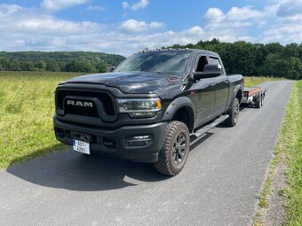 Dodge Ram 2500 power Wagon - 2
