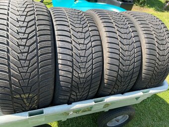 235/35 r19 hankook zimní - 2