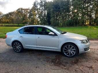 Škoda octavia 2,0 tdi 110 kw 2014 výbava - 2