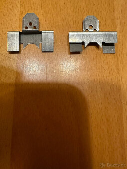 Železná úchytka (klip, sponka) na palubky - 2