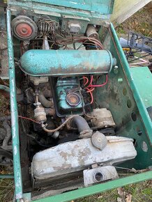 Traktor domácí výroby+vlečka+pluh+motor - 2