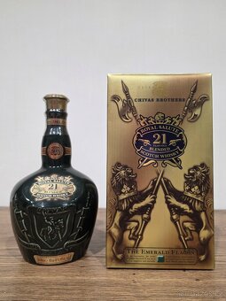 Chivas Regal Royal Salute 21y Emerald flacon (zelená) - 2