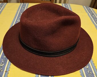 Pánský klobouk fedora Bugatti vel. 59 v barvě burgundy - 2