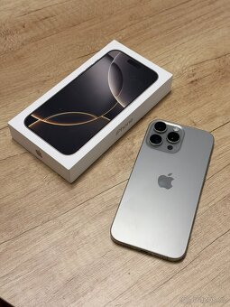 iPhone 16 Pro Max 256 GB + dvě originální pouzdra - 2