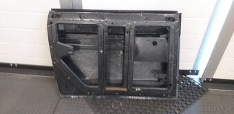 Tatra 613 - levé zadní dveře - 2