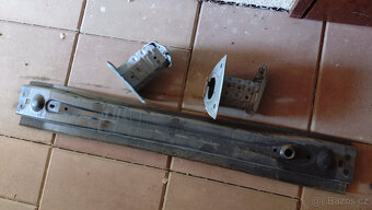 Výztuha zadního nárazníku Toyota Corolla hybrid kombi E21 - 2