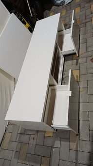Skříňka / televizní stolek - 2