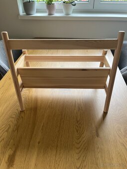 Knihovnička ikea - 2