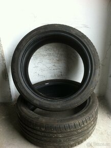 Letni pneu 225/40R18 - 2