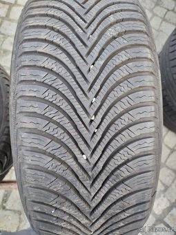 225/55/16 zimni pneu DUNLOP a MICHELIN 225/55 R16 - 2