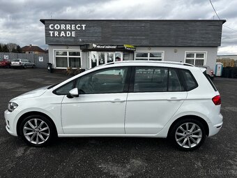 VW GOLF SPORTSVAN 1,6 TDI -- MÁLO KM -- PŮVOD ČR - 2