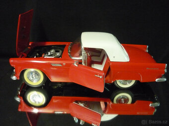Ford Thunderbird 1956 Revell 1/18 - 2
