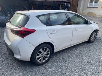 Toyota auris 2015-E18-2.0-91 Kw-- náhradní díly - 2