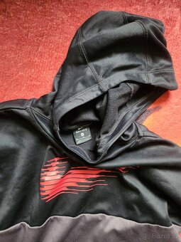 NIKE mikina vel . y XL , detske , panske S stav 9/10 , st - 2