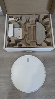 Robotický vysavač Xiaomi Mi Robot Vacuum-Mop Essential - 2