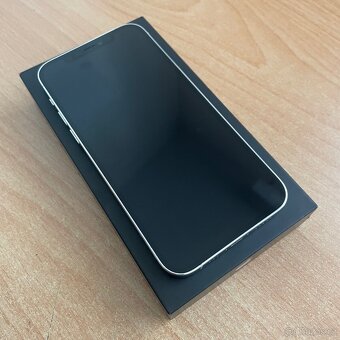 Apple iPhone 12 Pro 256GB Silver, Stav A+++ - 2