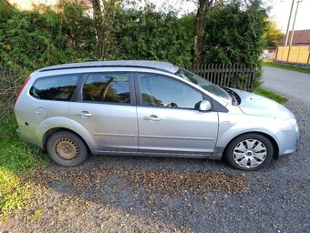 Ford Focus 1.6 na náhradní díly - 2