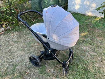 Kočárek Tudore Forester - 2
