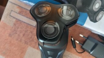 Pánský holící strojek - 2