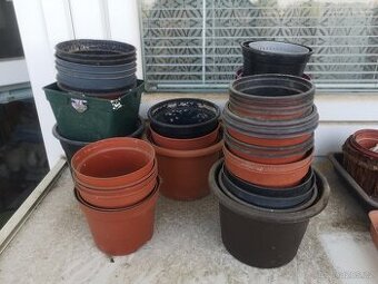 Plastové květináče a kelímky na sazenice - 2