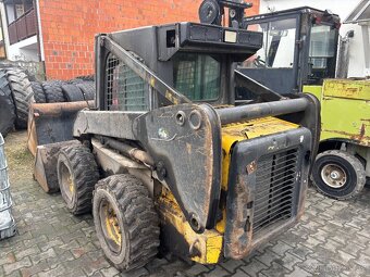 Smykovy nakladac New Holland L175 - 2