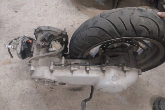 Aprilia sr 50 na díly - 2