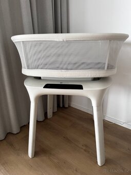 Houpací postýlka 4MOMS mamaRoo - 2