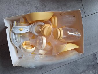 Odsávačka na mlíko Medela harmony - 2