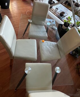 Prodám jídelní stůl i s židlemi - 2