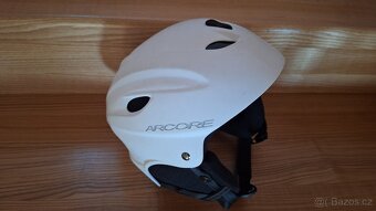 Dámská, dívčí helma vwl. M - 2