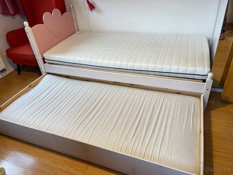 Postel se šuplíkem - 2