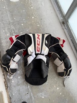 CCM EFLEX 5.9 brankářská vesta velikost M - 2