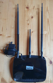2x router Netis - 2