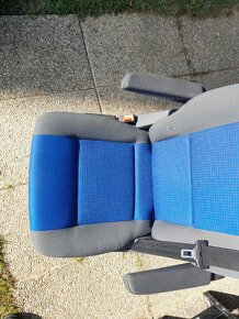 Sedačka VW Multivan T5 T6 do druhé řady otočná - 2