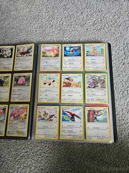 Album plne pokemon karet - 2