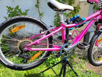 Kolo Specialized 24" kola - dívčí - 2