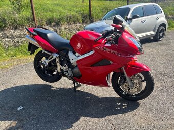 Honda VFR800 VTEC - 2