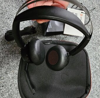 Profi Sluchátka, Headset HP Poly Voyager Focus2, BT700 USB-A - 2