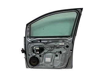 Pravé přední dveře stříbrná LA7W VW Touran 1T2 FL r.v. 2007 - 2