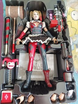 Hot toys Harley Quinn Arkham 1/6 - 2