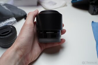 SONY E 50 mm f/1.8 OSS - 2