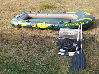 člun Seahawk 4 - 2
