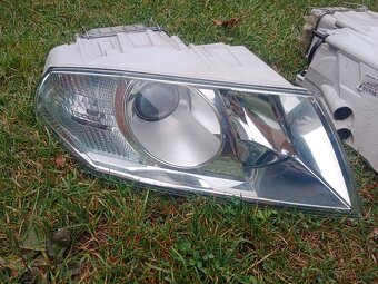 Xenony Octavia 2 před facelift - 2