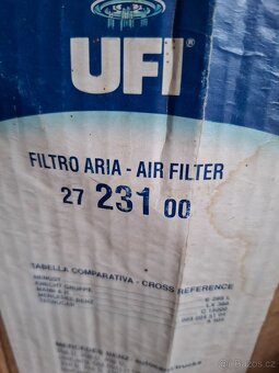 Vzduchový filtr na Mercedes - 2