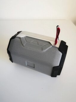 Přenosný Bluetooth reproduktor s rádiem - 2